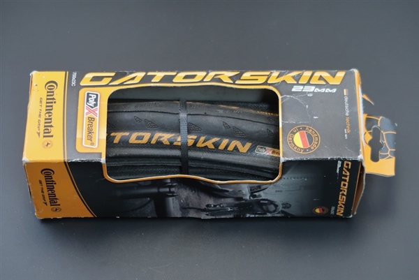 700 x 23c Continental Gatorskin folding tire NEW