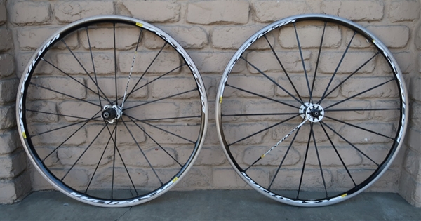 700c Mavic Ksyrium wheelset