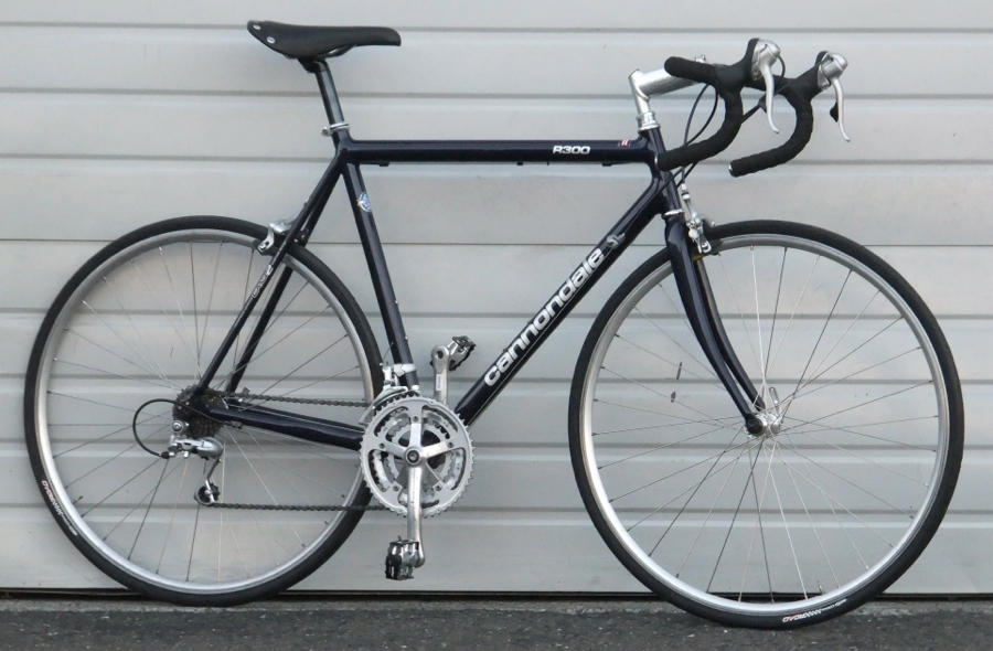 56cm Cannondale R300 Aluminum Road Bike ~5'10