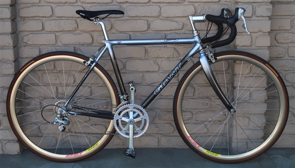 49cm GIANT CFR 2 Carbon Shimano 105 Road Bike 5'0-5'4