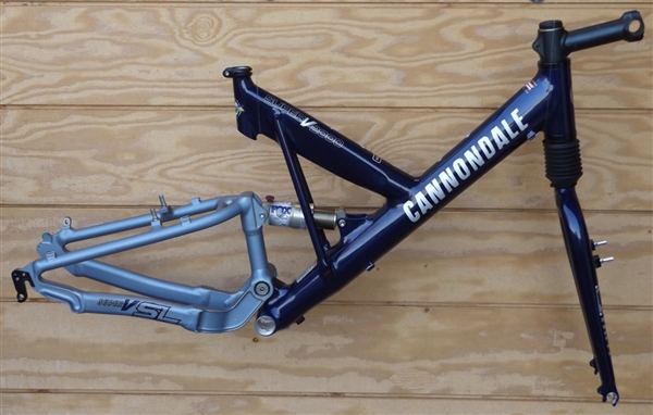 Medium Cannondale Super V2000 aluminum mountain frame USA