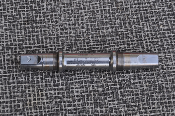 68 x 126 Shimano bottom bracket spindle JIS