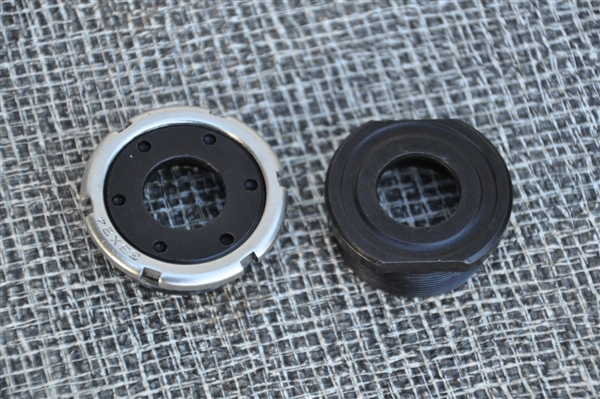 Italian Thread Ofmega Bottom Bracket Cups