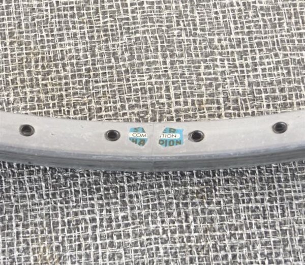 27" x 48h x 20mm Super Champion Competition single wall schrader tandem rim France