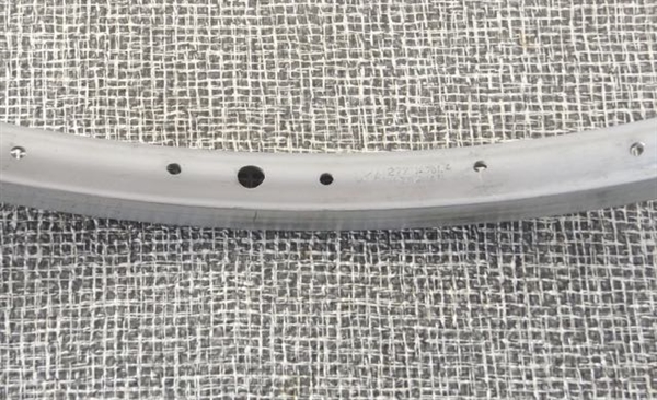 27" x 40h x 25mm Ukai 27 x 1-1/4 w/o LA single wall schrader rim Japan