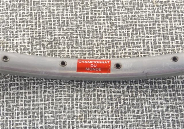 700c x 36h x 21mm Mavic Championnat Du Monde Sport dual wall presta tubular rim France knurled