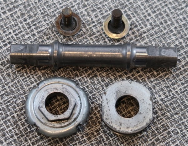 Swiss thread Stronglight 70 x 121 bottom bracket ISO