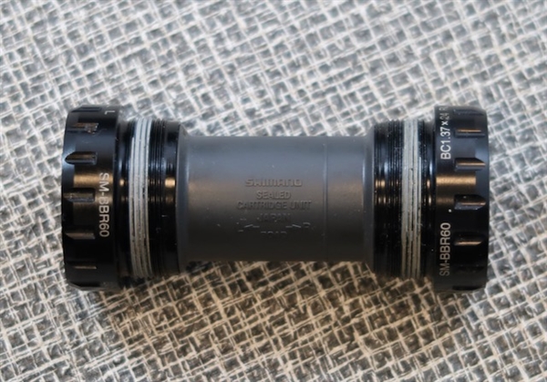 English thread Shimano SM-BBR60 road outboard bottom bracket