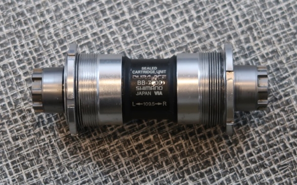 English thread Shimano Dura-Ace BB-7700 68 x 109.5 Octalink bottom bracket