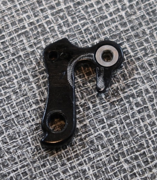 aluminum rear derailleur hanger w/ mounting mounting bolt