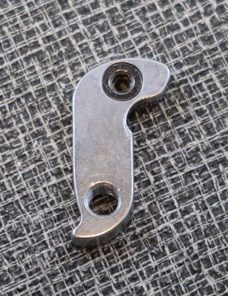 aluminum rear derailleur hanger w/ mounting mounting bolt
