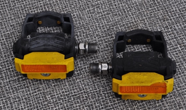 Look vintage 1st gen clipless road pedal 9/16" France