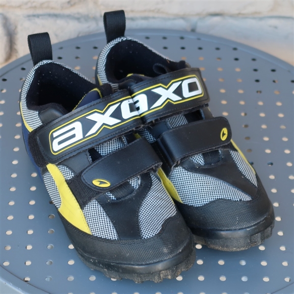 EU 40 Axo Revolution mens mountain shoe