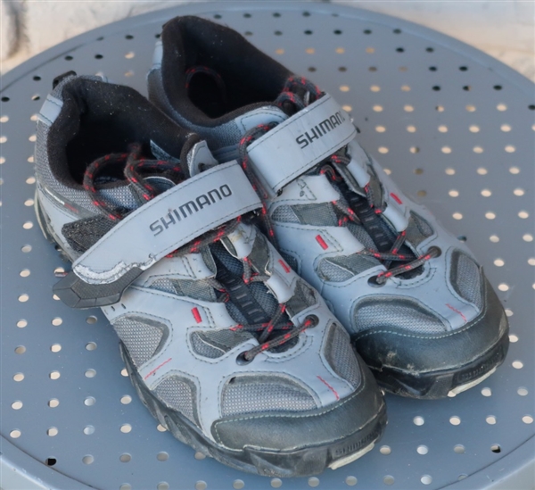 US 8.9/EU 43 Shimano SH-MT43G mens mountain shoe