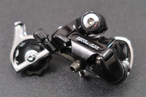 8 Speed Shimano Deore LX RD-M560 long cage rear derailleur
