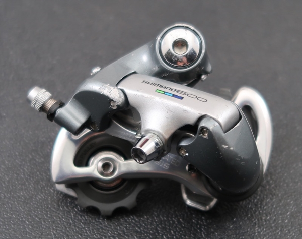 8 Speed Shimano 600 RD-6401 short cage rear derailleur