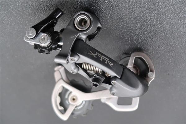 9 Speed ShimanoXTR RD-M952 Medium Cage Rear Derailleur Rapid Rise