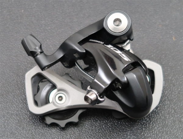 10 Speed Shimano 105 RD-5700 Medium Cage Rear Derailleur