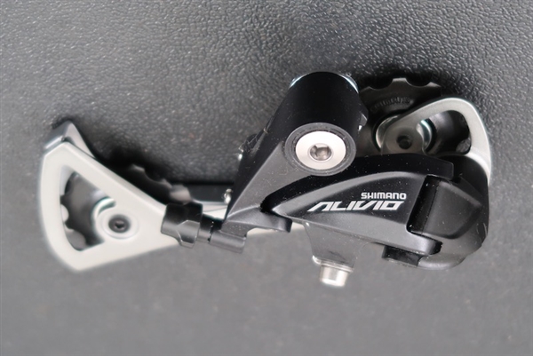 9 Speed Shimano Alivio RD-T4000 Long Cage Rear Derailleur New In Box