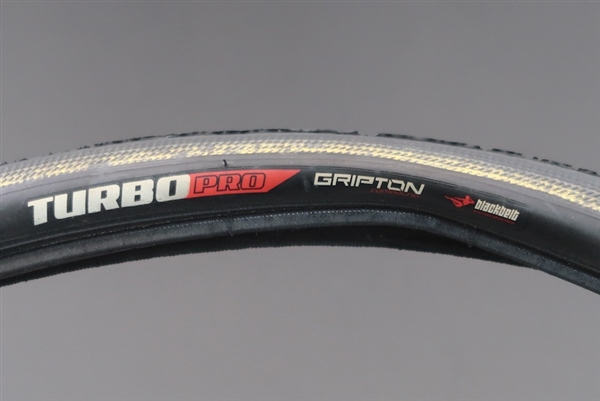 700 x 28c Specialized Turbo Pro Gripton folding road tire
