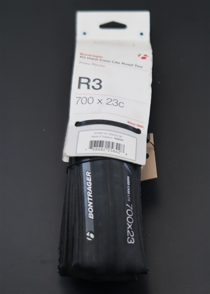 700 x 23c Bontrager R3 Hard-Case Lite folding road tire NEW