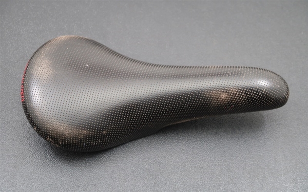 Specialized 1992 perforated vintage  saddle Italy Stumpjumper