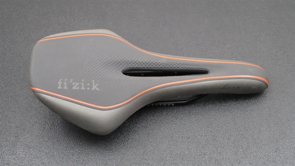 Fizik Luce S-alloy rail regular womens saddle Italy