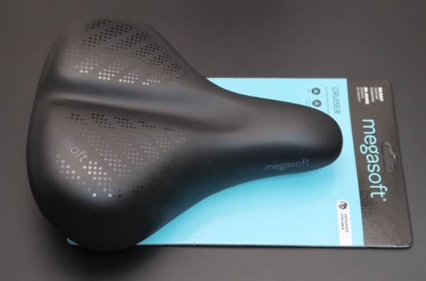 Megasoft comfort cruiser saddle black NEW