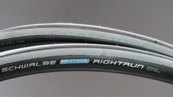 26 x 1" Schwalbe Right Run wheelchair tires pair NEW