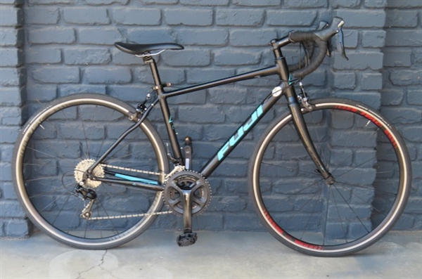 50cm Fuji Finest LE Shmano 105 11 speed road bike 5'3" to 5'7"