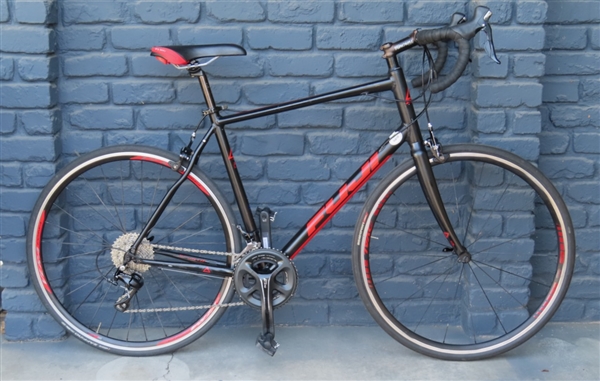 58cm Fuji Sportif LE Aluminum Shimano 105 11 Speed Road Bike